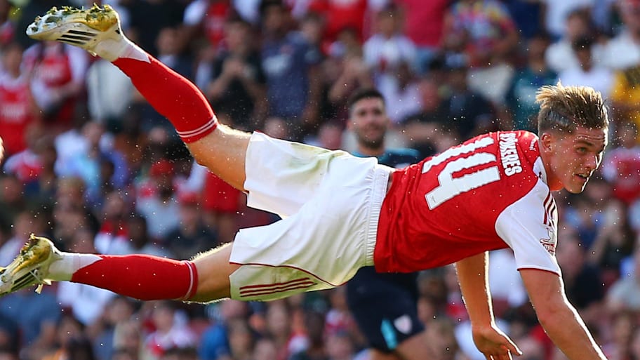Viktor Gyökeres nearly scored with a diving effort against Athletic Club. | IMAGO/Sports Press Photo