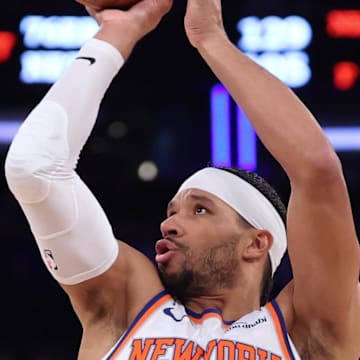 Nov 2, 2025; New York, New York, USA; New York Knicks guard Josh Hart (3) shoots the ball during the second half against the Chicago Bulls at Madison Square Garden. Mandatory Credit: Vincent Carchietta-Imagn Images