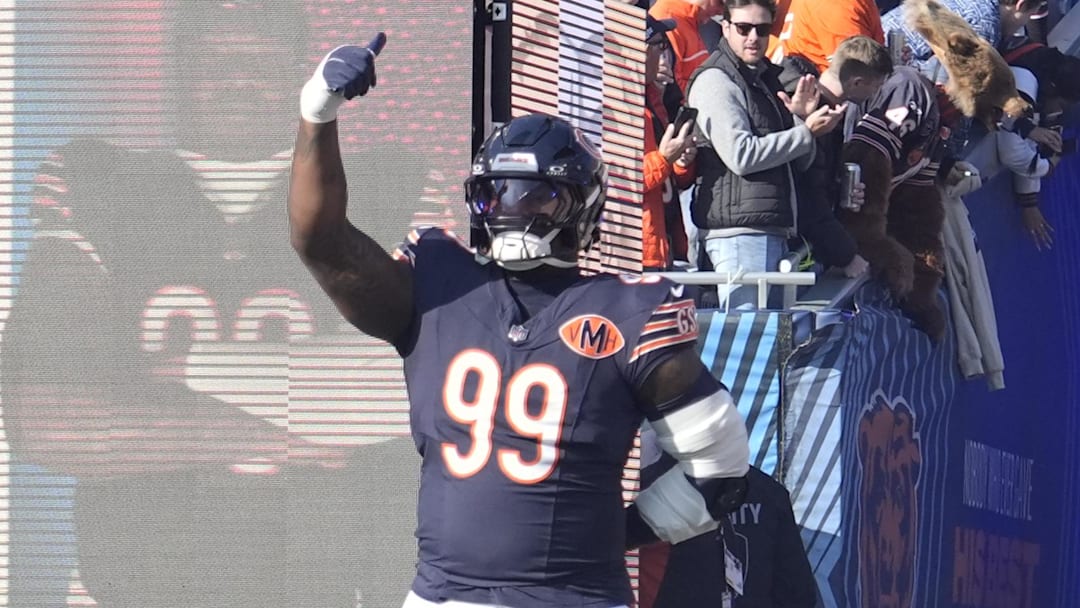 Chicago Bears defensive tackle Gervon Dexter Sr. (99) takes the field prior to a game.