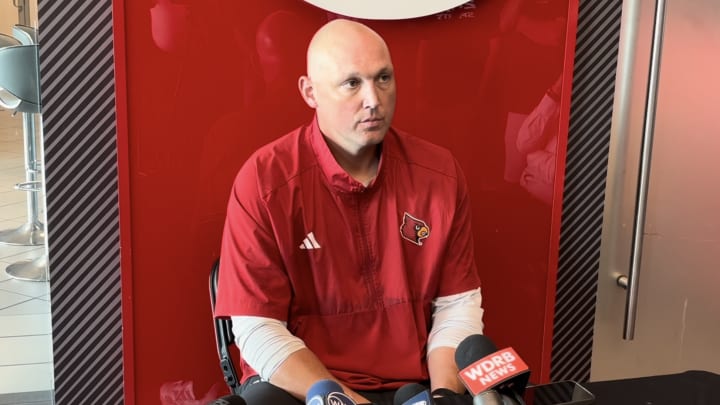 Louisville offensive line coach Richard Owens