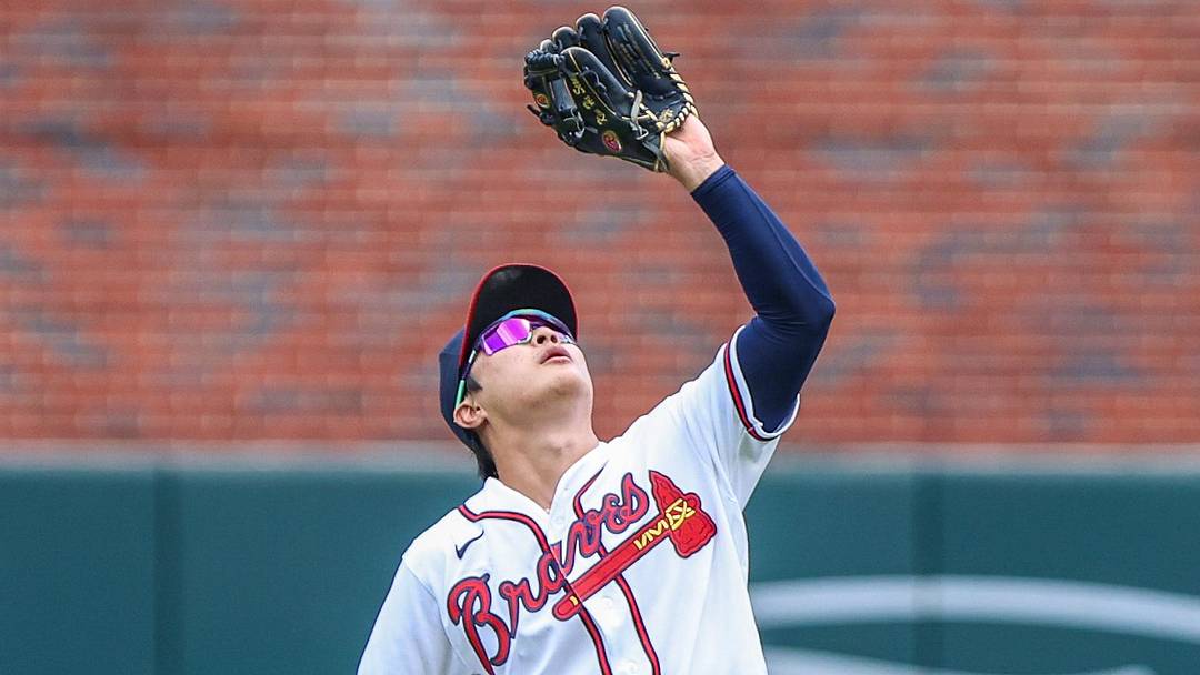 Jun 17, 2026; Cumberland, Georgia, USA; Atlanta Braves shortstop Ha-Seong Kim (7) catches the ball for an out against the San Francisco Giants during the third inning at Truist Park. Mandatory Credit: Jordan Godfree-Imagn Images