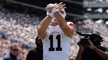 Auburn Tigers quarterback Jackson Arnold (11)