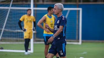 Luís Castro comanda o Grêmio logo mais