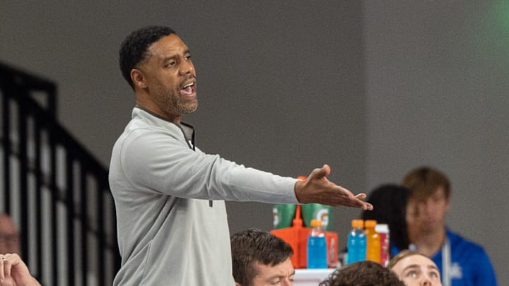 Assistant Coach Jason Hart calls out to the team during the Kentucky Blue-White preseason event on Friday, Oct. 18, 2024 at the Memorial Coliseum.