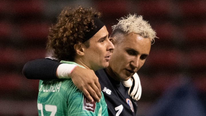 Guillermo Ochoa (left) and Keylor Navas chat after a World Cup qualifier in 2022. It's possible the two goalkeepers could be playing in Liga MX next season.