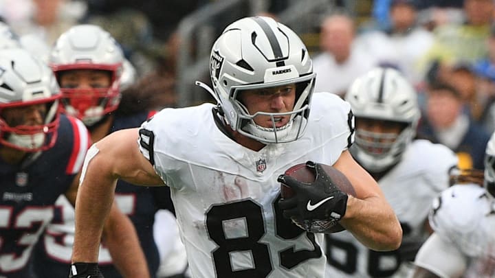 Raiders tight end Brock Bowers is doing great after suffering a knee injury in Sunday's game. Raiders tight end Brock Bowers is doing great after suffering a knee injury in Sunday's game.