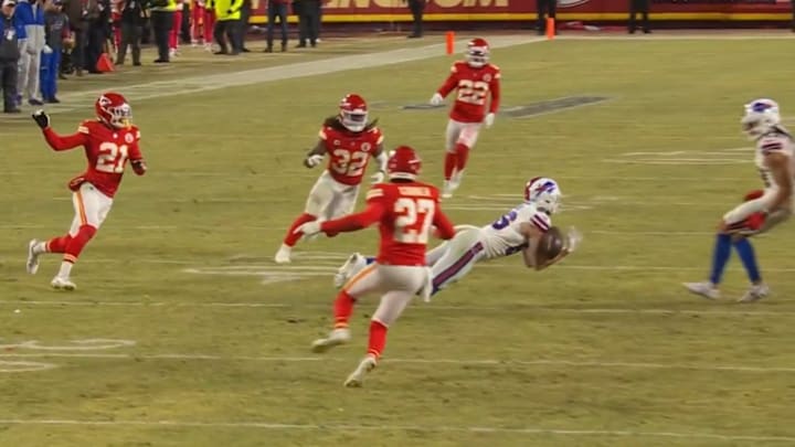 Buffalo Bills tight end Dalton Kincaid drops pass late in AFC championship game.