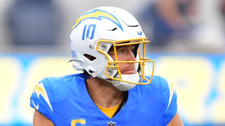  Los Angeles Chargers quarterback Justin Herbert (10)