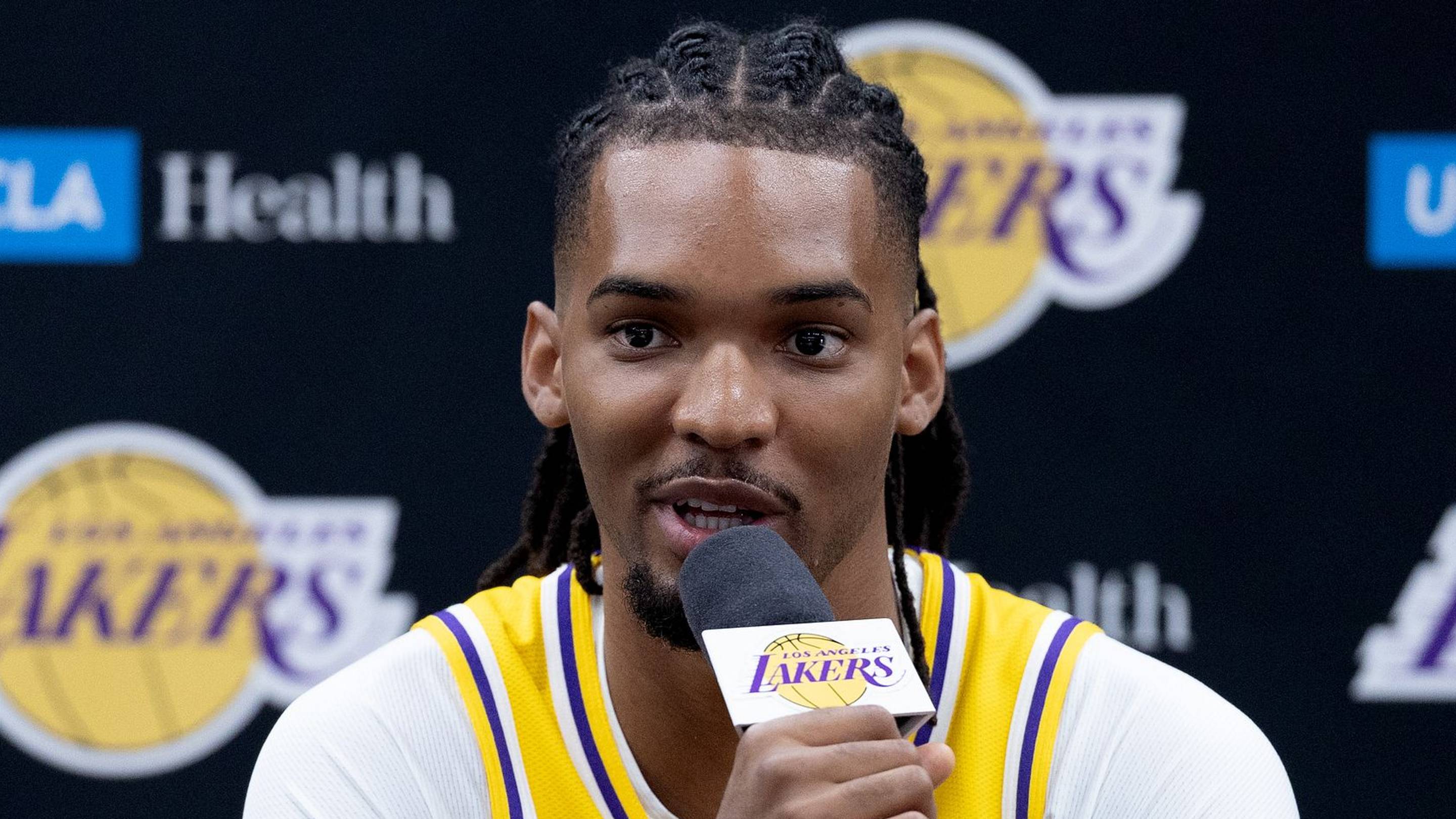 Ziaire Williams continues to be an unsung hero to the Lakers’ strong start