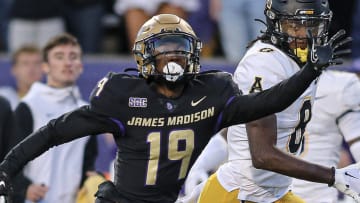 James Madison cornerback D'Angelo Ponds in coverage against Appalachian State.