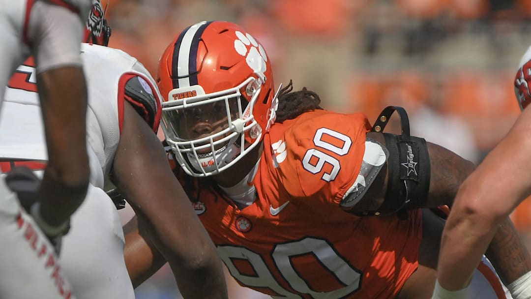 Sep 21, 2024; Clemson, South Carolina, USA; Clemson Tigers defensive end Stephiylan Green (90) rushes against the North Carolina State Wolfpack offense during the fourth quarter at Memorial Stadium. Mandatory Credit: Ken Ruinard-Imagn Images Sep 21, 2024; Clemson, South Carolina, USA; Clemson Tigers defensive end Stephiylan Green (90) rushes against the North Carolina State Wolfpack offense during the fourth quarter at Memorial Stadium. Mandatory Credit: Ken Ruinard-Imagn Images