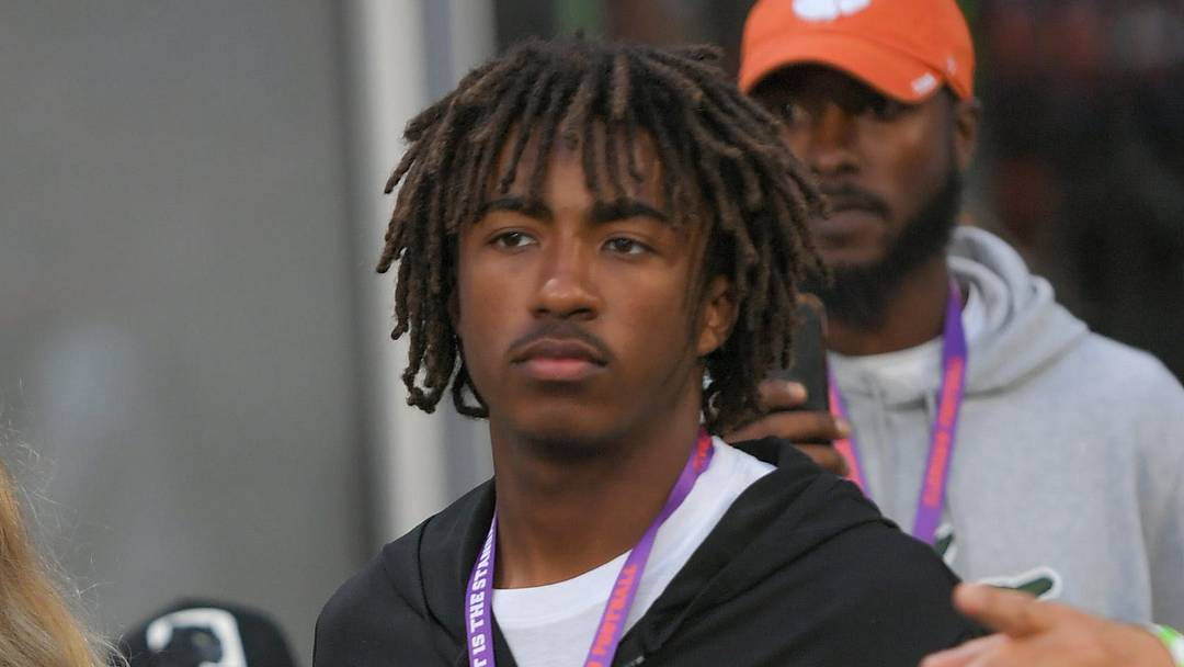 Dorian Barney 2026 cornerback from Peachtree Ridge High in Georgia before the game with Florida Atlantic Sept 16, 2023; Clemson, South Carolina, USA; at Memorial Stadium.