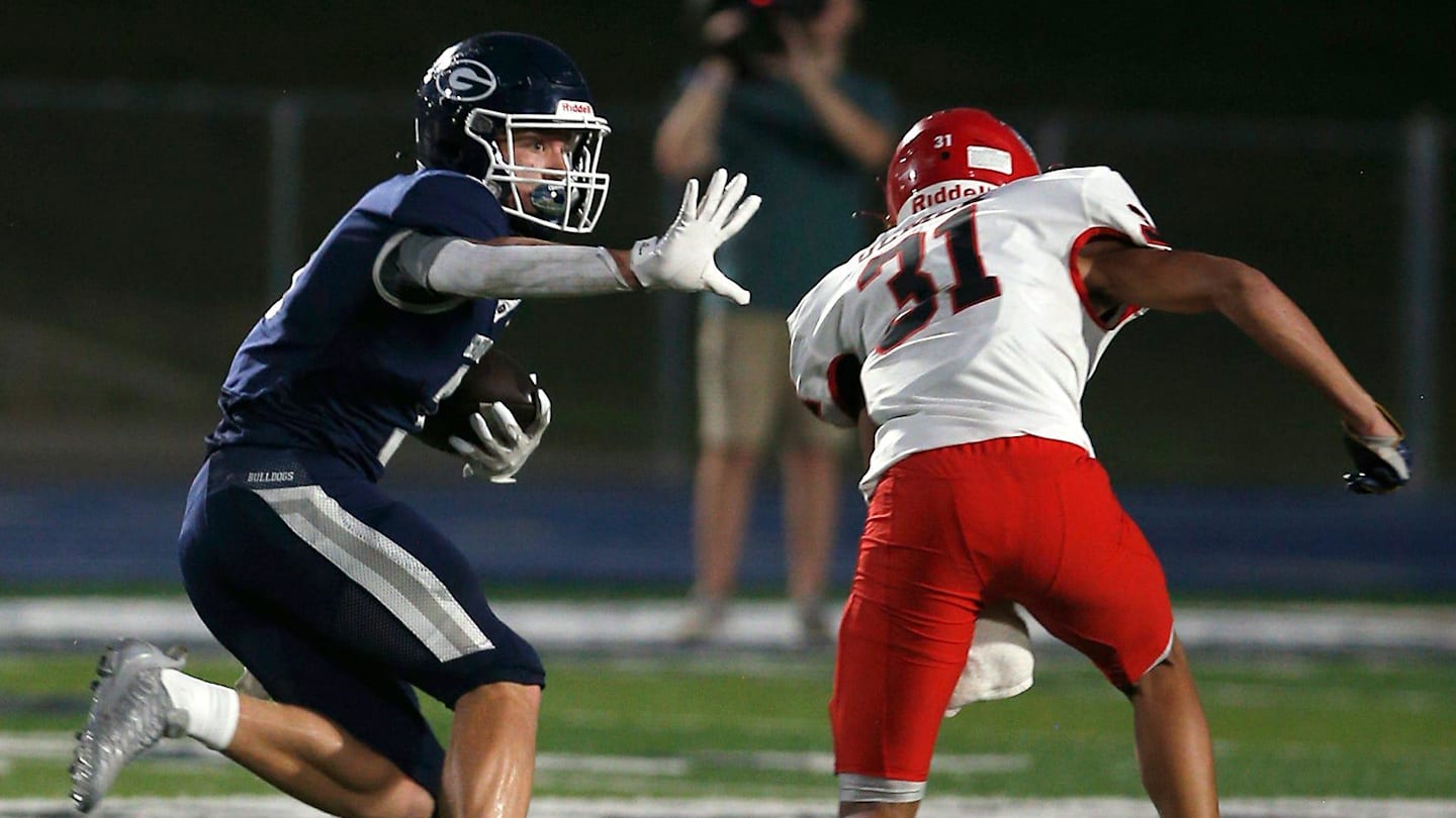 Vote for the Arkansas high school offensive football player of the year