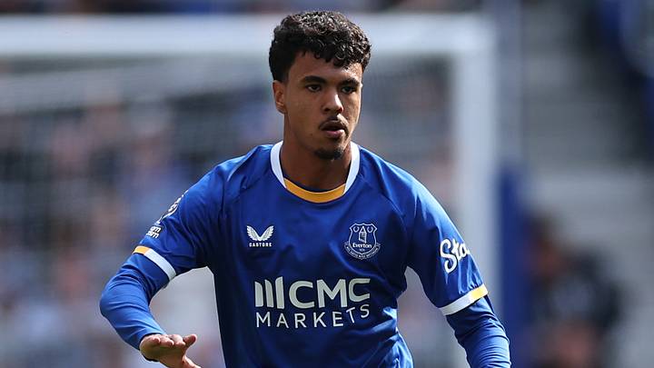 Adam Aznou durfte beim FC Everton nur selten ran?