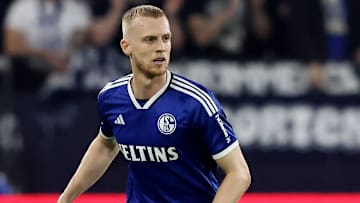 FC Schalke 04 v 1. FC Kaiserslautern - Second Bundesliga