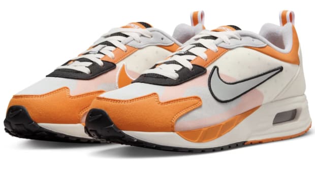 Tennessee Volunteers Nike Unisex Air Max Solo Shoes, $109.99