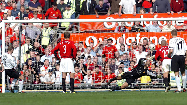 Manchester United's goalkeeper Tim Howar