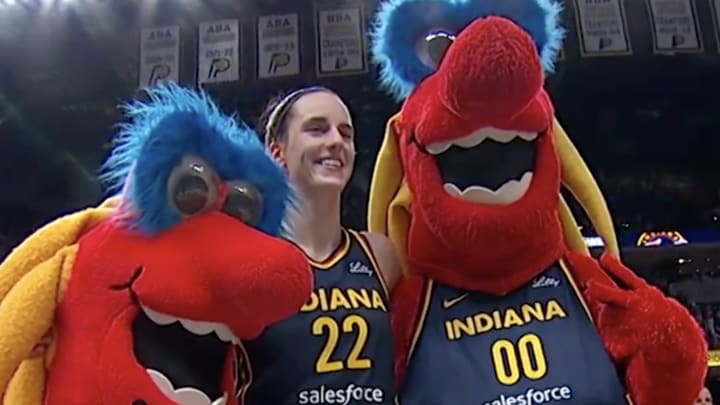 Caitlin Clark is a huge fan of the Fever's mascot. 