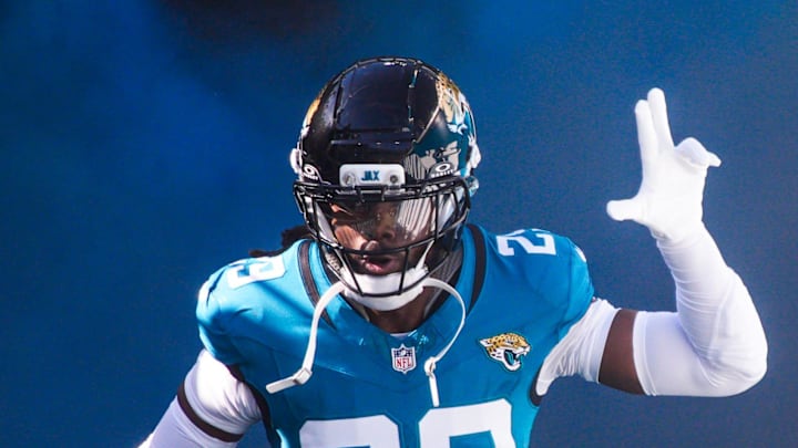 Jacksonville Jaguars safety Eric Murray (29) enters the stadium before an NFL football game at EverBank Stadium, Sunday, Dec. 14, 2025, in Jacksonville, Fla. 
