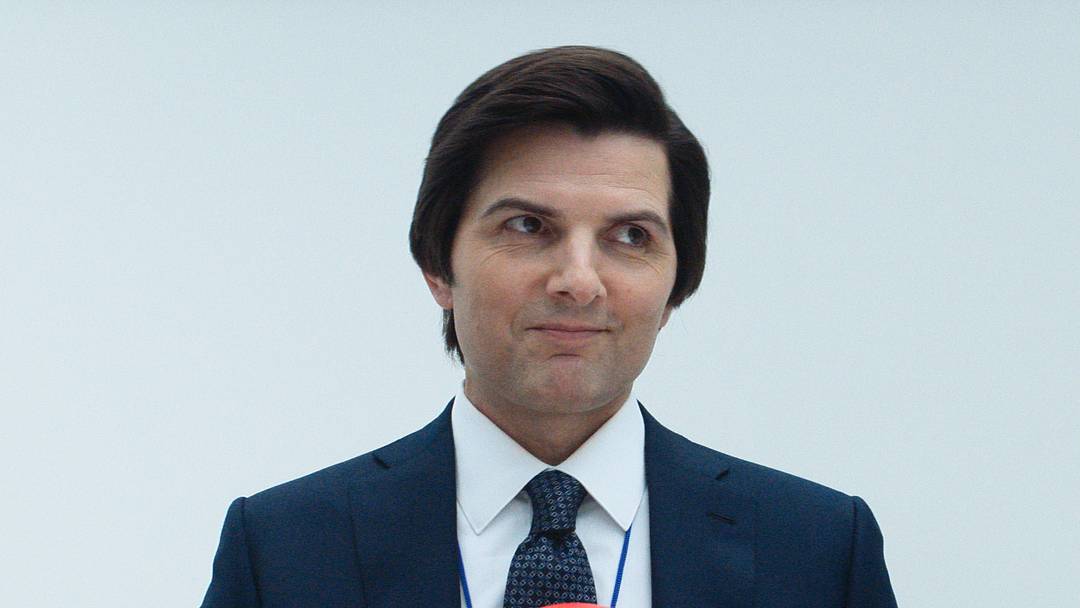 Adam Scott in Severance