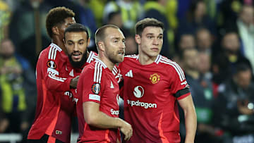 Fenerbahce v Manchester United - UEFA Europa League