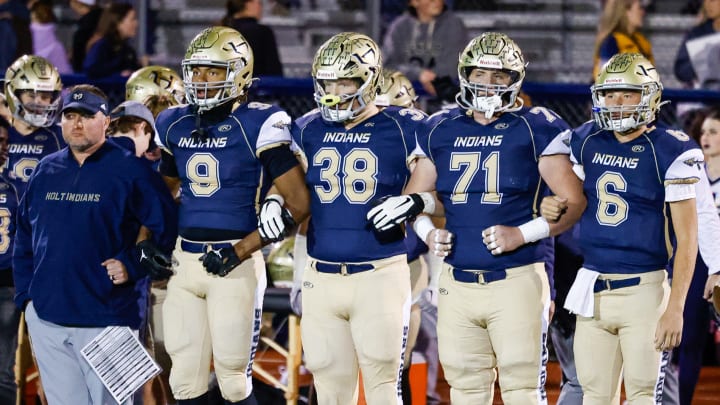 Holt tight end Gabe Cunningham (9)