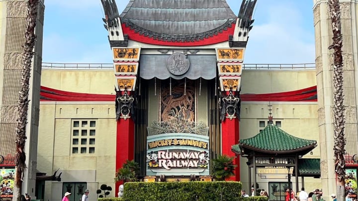 Mickey & Minnie's Runaway Railway is housed inside a replica of Grauman's Chinese Theatre at