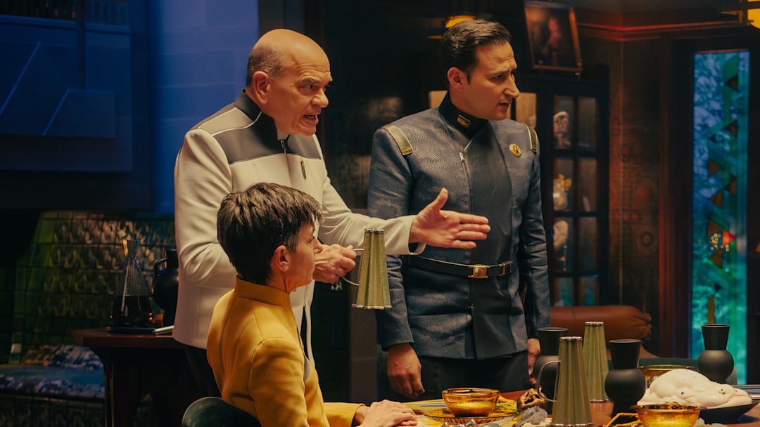 L-R: Robert Picardo as The Doctor, Tig Notaro as Reno, Raoul Bhaneja as Commander Kelric, and Holly Hunter as Captain Nahla Ake in season 1, episode 5, of Star Trek: Starfleet Academy streaming on Paramount+. Photo Credit: Brooke Palmer/Paramount+