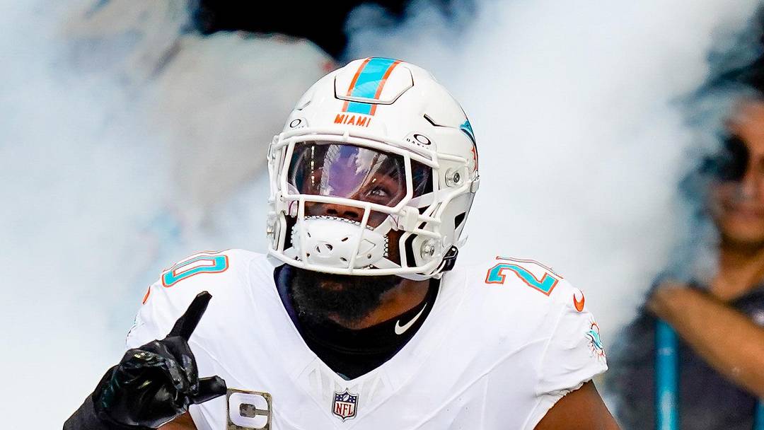 Miami Dolphins linebacker Jordyn Brooks 
