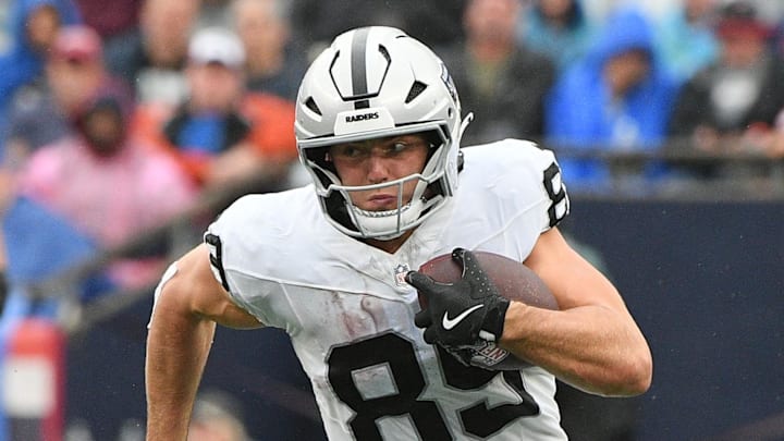 Raiders tight end Brock Bowers has been dealing with a PCL injury and bone bruise on his knee since Week 1.