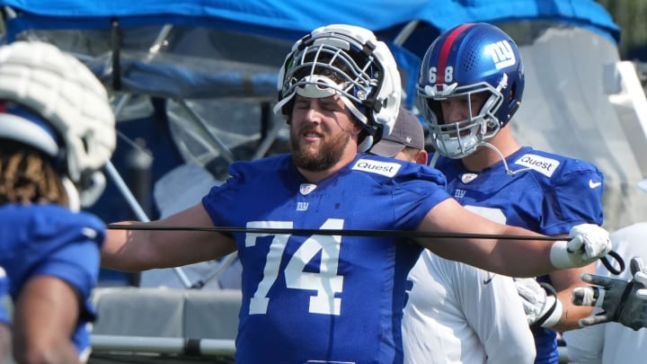 East Rutherford, NJ -- August 1, 2024 -- The new obtained offensive lineman Greg Van Roten practicing today at training camp for the New York Giants.