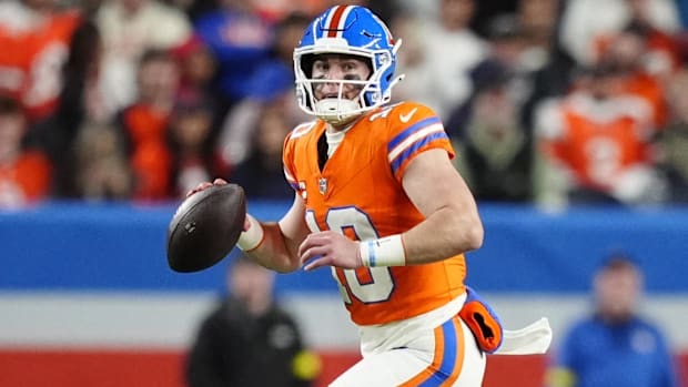 Denver Broncos quarterback Bo Nix (10) drops back to pass against the Las Vegas Raiders.