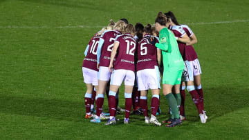 West Ham scored a late equaliser to secure a WSL draw against Man Utd