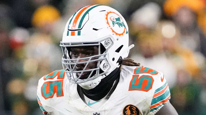 Miami Dolphins offensive linenam Aaron Brewer