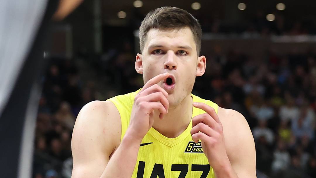 Feb 28, 2023; Salt Lake City, Utah, USA; Utah Jazz center Walker Kessler (24) reacts to play with the San Antonio Spurs in the second half at Vivint Arena. Mandatory Credit: Rob Gray-USA TODAY Sports Feb 28, 2023; Salt Lake City, Utah, USA; Utah Jazz center Walker Kessler (24) reacts to play with the San Antonio Spurs in the second half at Vivint Arena. Mandatory Credit: Rob Gray-USA TODAY Sports