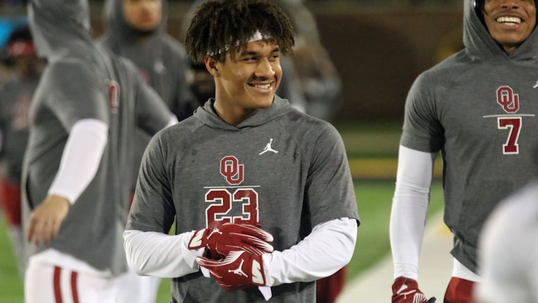 Oklahoma cornerback Eli Bowen stretches before the Sooners' 2024 contest with Missouri.
