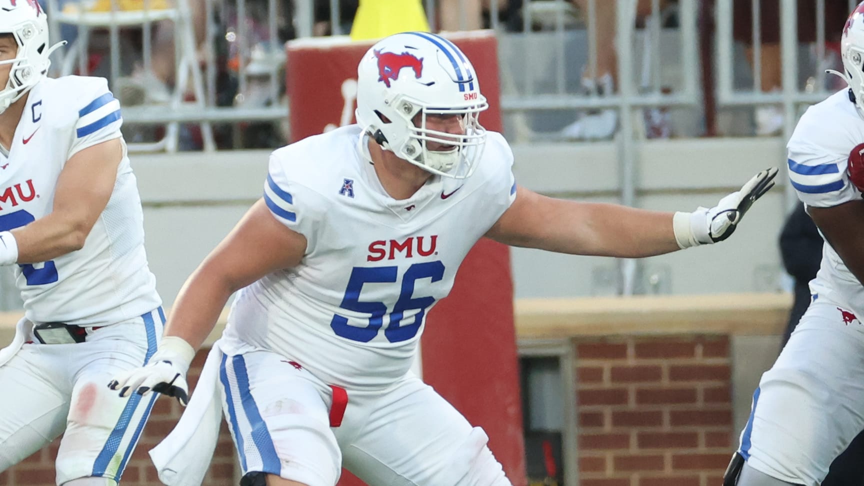 Oklahoma Sooners Pledge from SMU Transfer Branson Hickman Boosts Offensive Line Depth