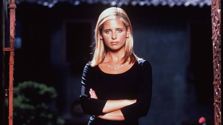 1999 Sarah Michelle Gellar stars in the hit tv series "Buffy The Vampire Slayer."