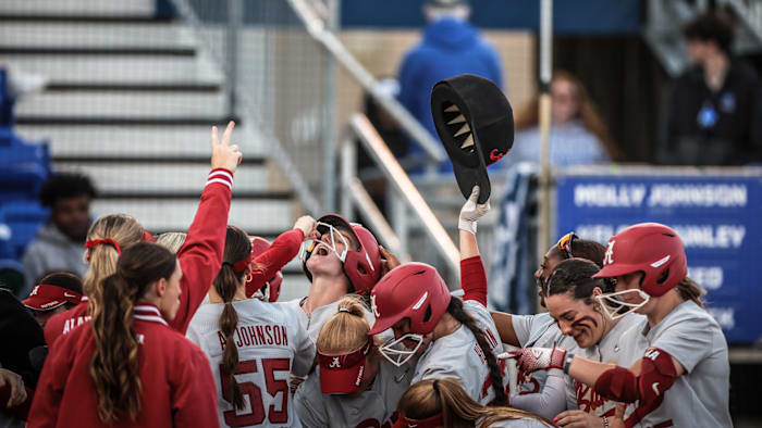 Johnson Sisters Star in No. 14 Alabama Softball's 9-4 victory over Kentucky