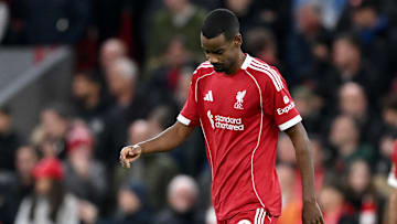 Hängender Kopf bei Alexander Isak