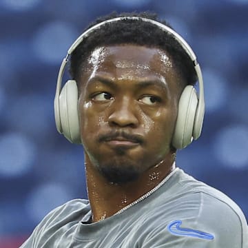 Detroit Lions quarterback Hendon Hooker (2) warms up before the game against the Houston Texans 