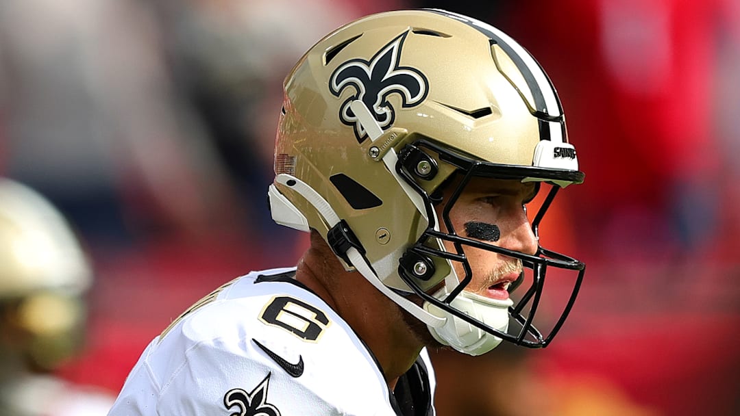 New Orleans Saints QB Tyler Shough (6) looks on during a game against the Tampa Bay Buccaneers on Dec. 7, 2025.