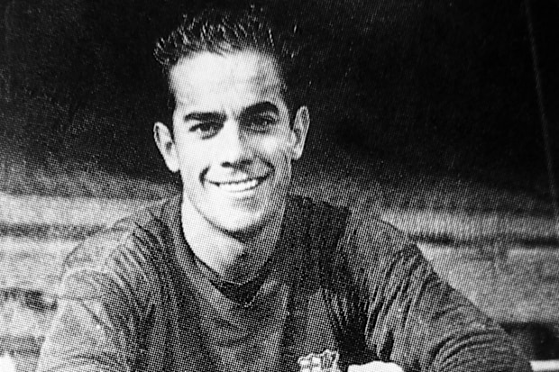 Luis Suárez posing.