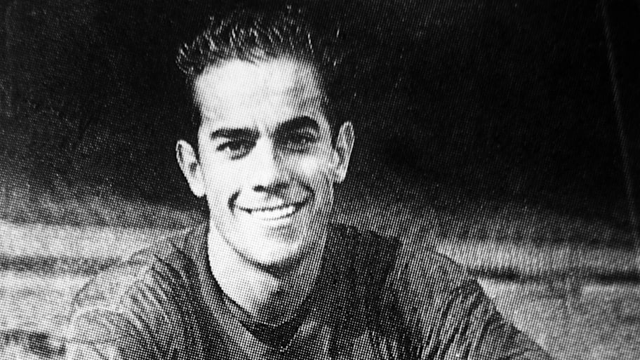 Luis Suárez posing.