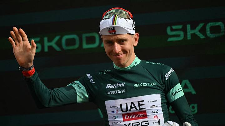 Tadej Pogacar renovó contrato con UAE hasta 2032.