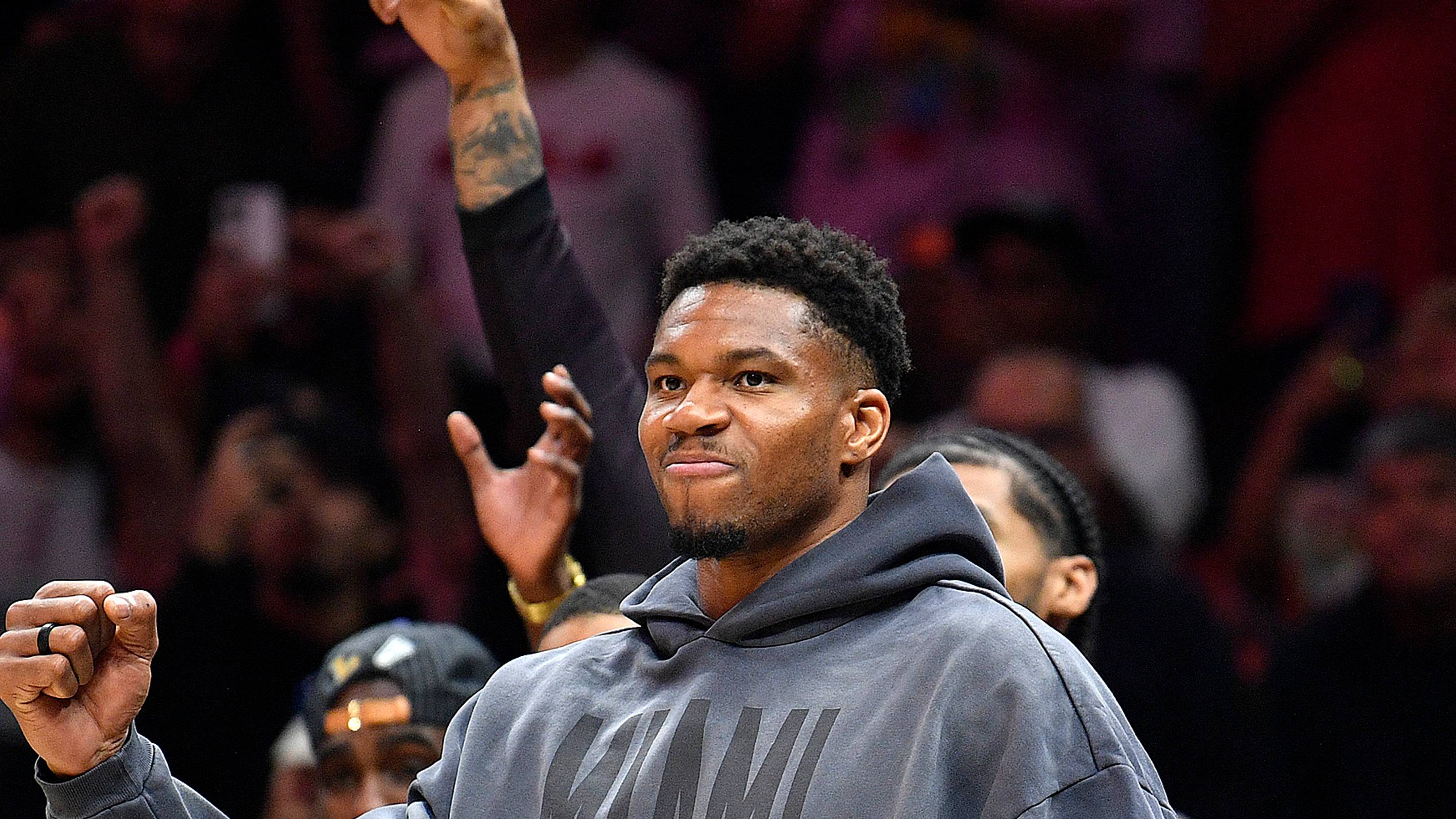 How should Erik Spoelstra Manage Giannis Antetokounmpo's Minutes?