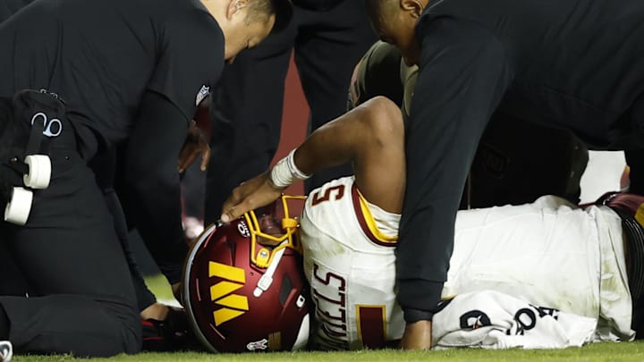 Jayden Daniels suffered a dislocated elbow in the Commanders Week 9 loss. Jayden Daniels suffered a dislocated elbow in the Commanders Week 9 loss.