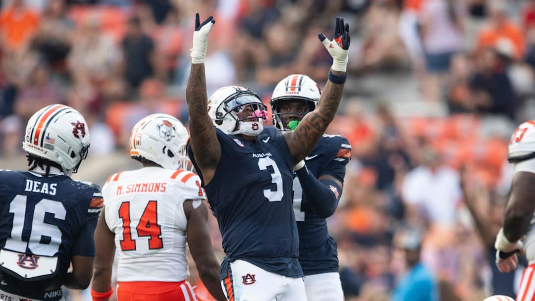 Auburn edge rusher Chris Murray is set to return for 2026.