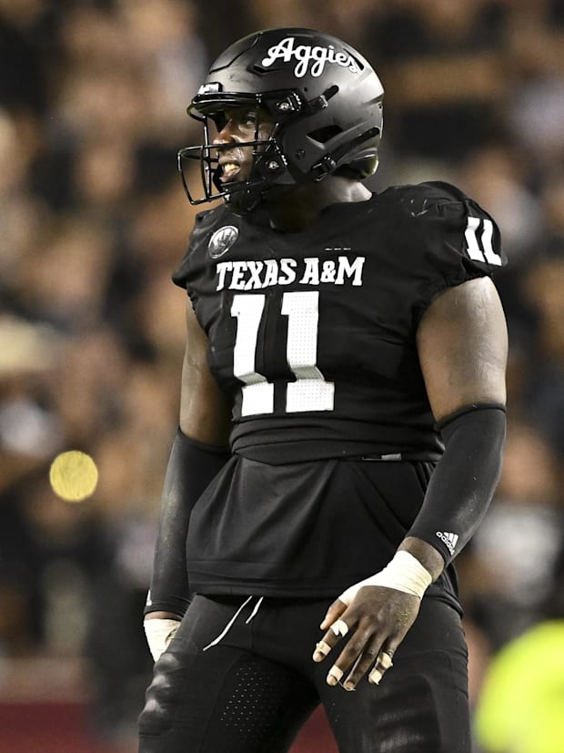 Texas A&M Aggies defensive lineman Nic Scourton.