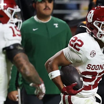 Oklahoma defensive back Peyton Bowen